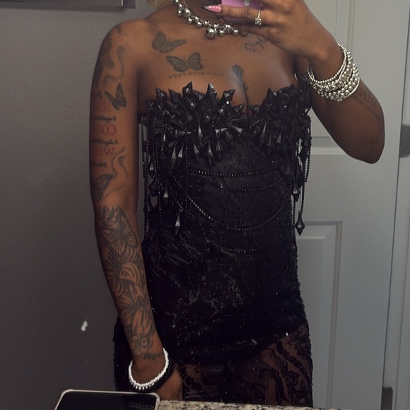 Elegant Black Lace Gown birthday dress - Picture 9 of 9